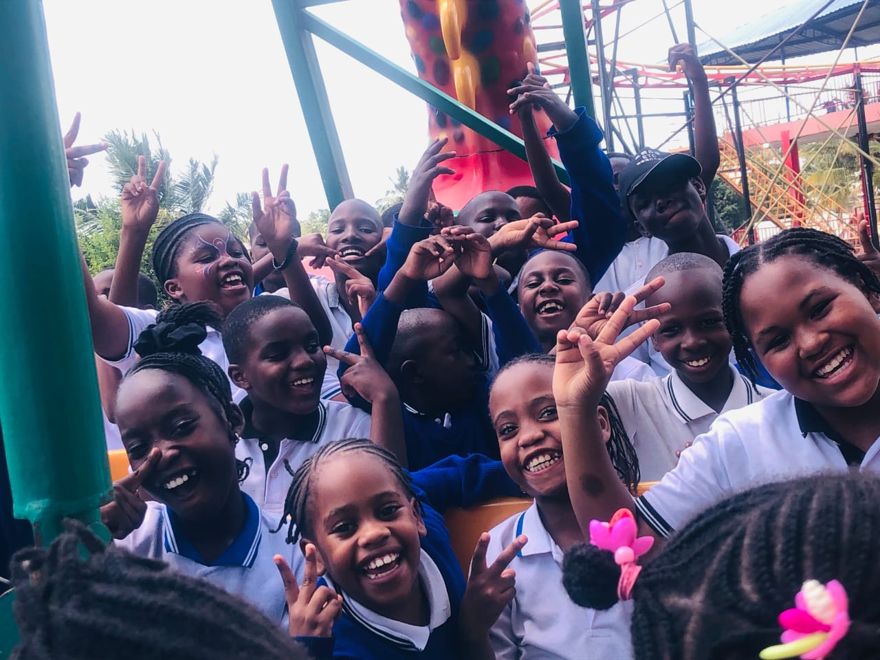Lito Angeles pupils enjoying a school tour